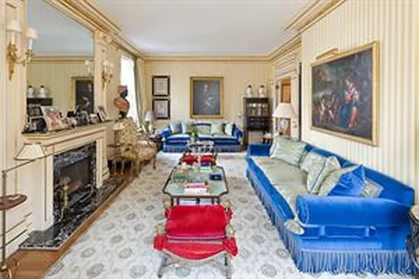 Sold by Douglas Elliman | media 17