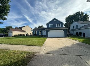 1105 Wilmington Ln, Hoffman Estates, IL 60169