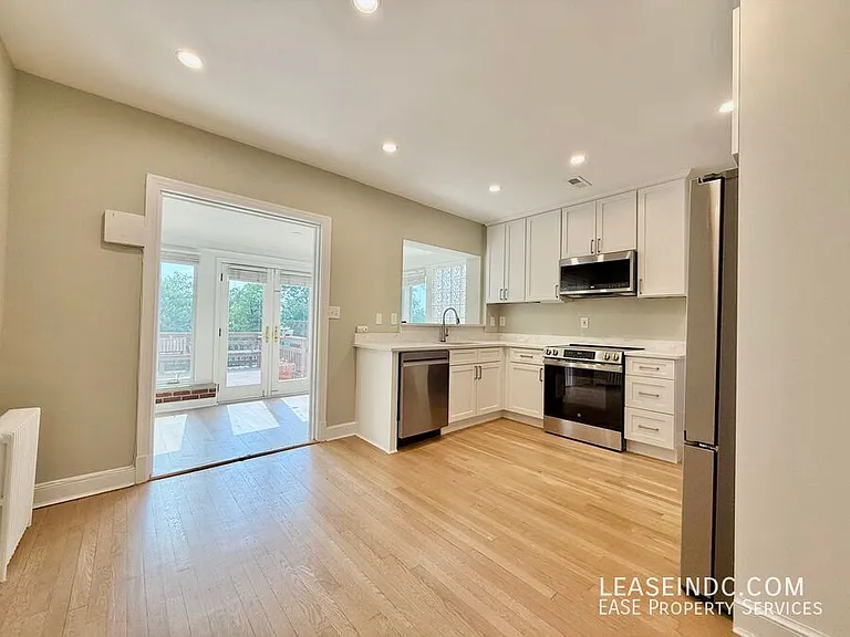 1941 39th St NW — Photo 6