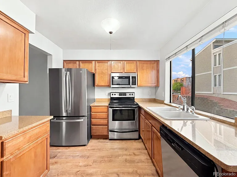 1050 S Monaco Street Pkwy — Photo 10