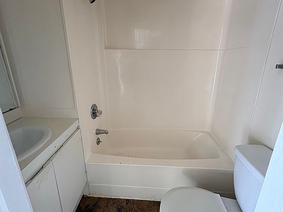 5th image of 2934 Marion Way