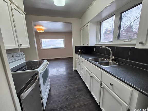 5th image of 209 Prairie STREET