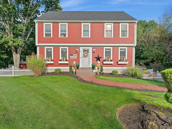 32 Bourne Park Ave, Marshfield, MA 02050