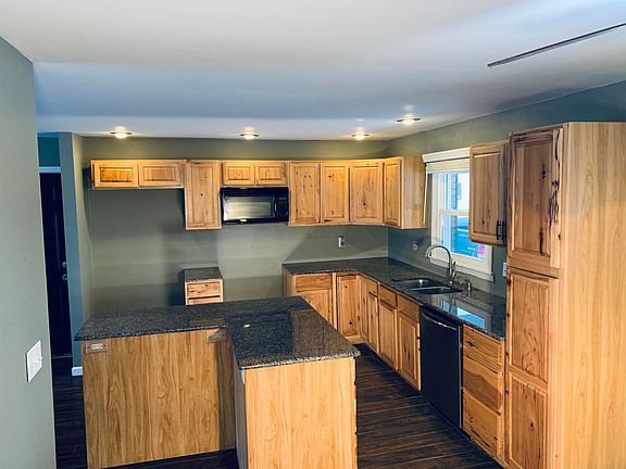 4th image of 1760 Weiss Ave