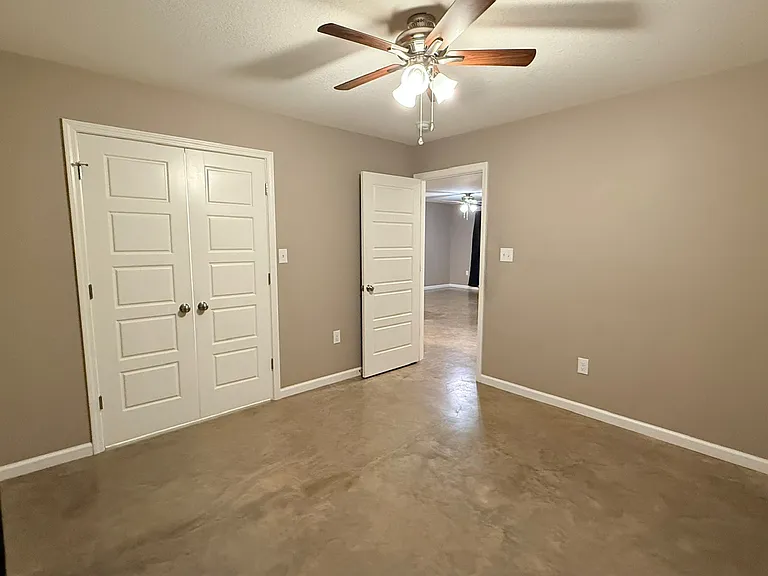 907 Thomas St #B — Photo 7