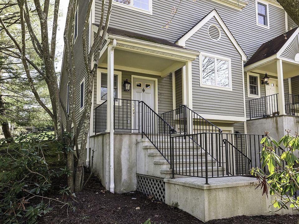 2503 Canterbury Way Mount Kisco, NY 10549 (004of 43 ).jpg