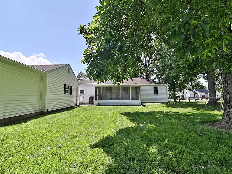 1930 Sara Lee Ave — Photo 39