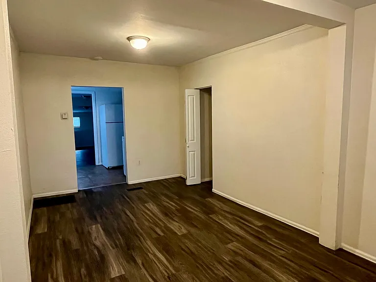 4731 N Vine St — Photo 4