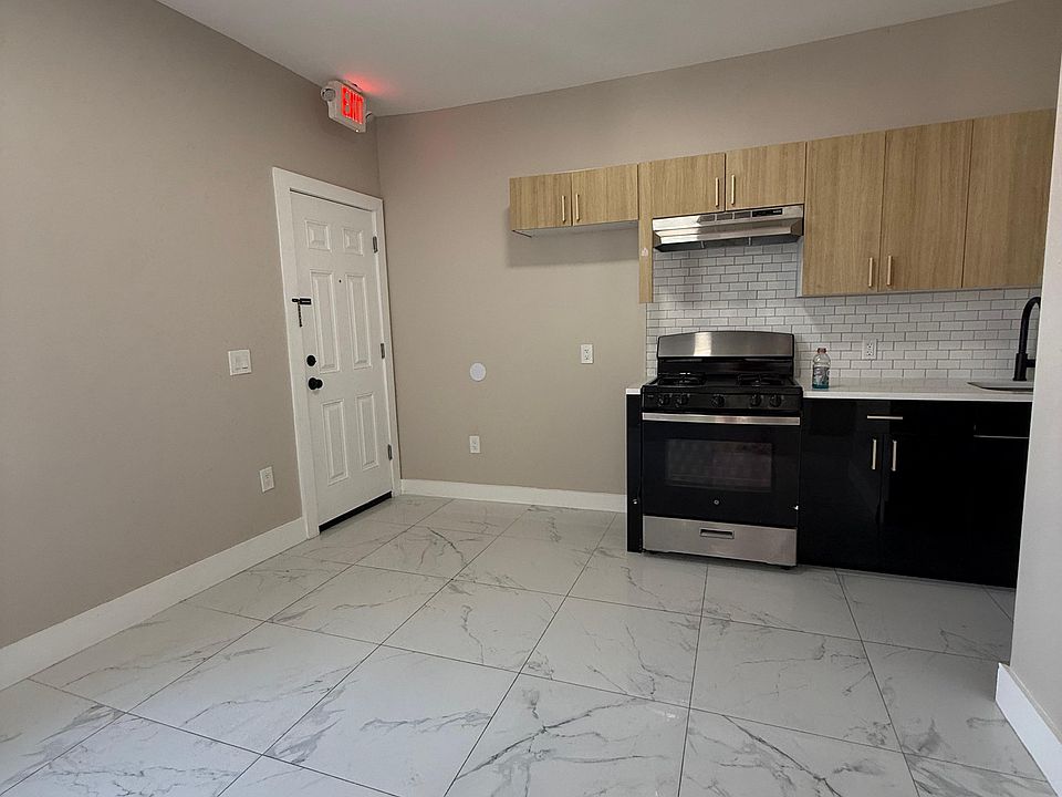 1st image of 190 Park St #10A