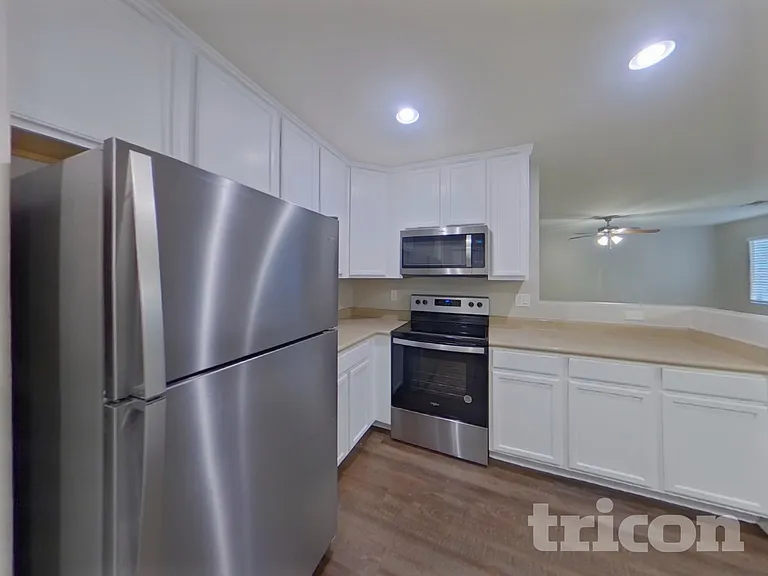 12922 W Fleetwood Ln — Photo 4