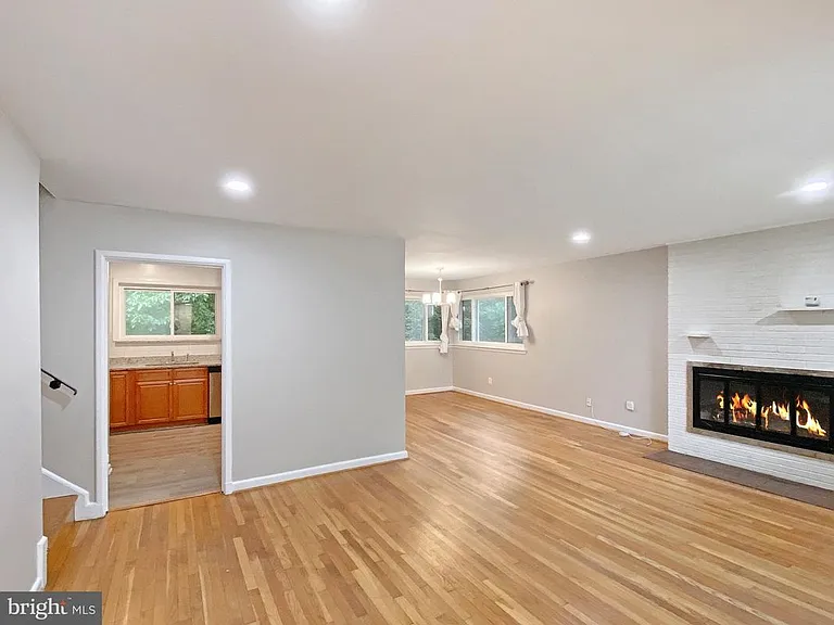 6325 Tone Ct — Photo 4