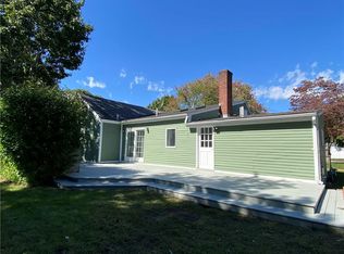 29 Commonwealth Ave, Barrington, RI 02806