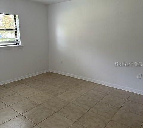 4th image of 409 Poinciana Cir