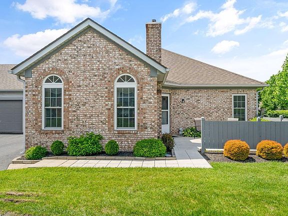 3rd image of 285 Villa Oaks Ln