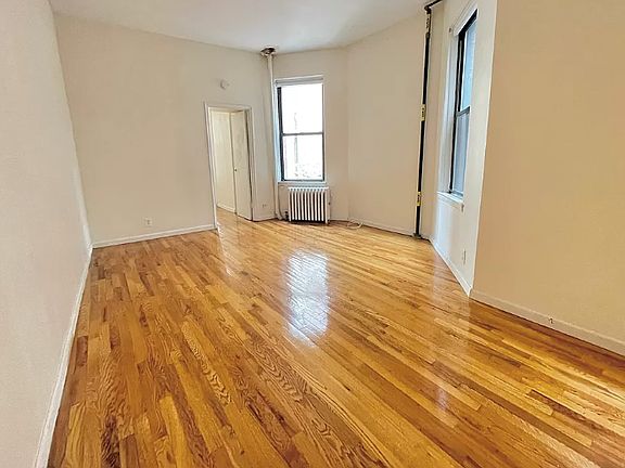 3rd image of 212 W 82nd St APT 3B