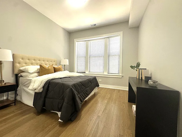 3834 N Wilton Ave #3 — Photo 9