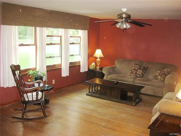 5th image of 7 Cranburne Ln