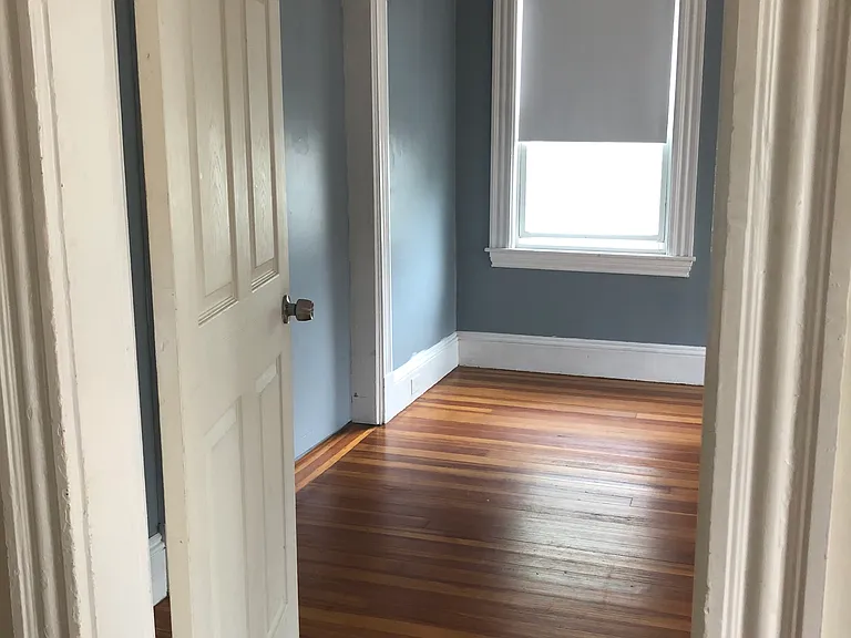 21 Wellington St — Photo 16