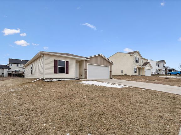 3rd image of 315 Hillside Dr