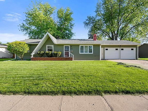 2nd image of 847 Eastgate Dr
