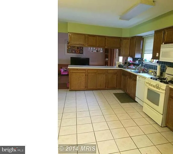 4 bed, 4.0 bath, 1746 sqft, $2,800 — Photo 3