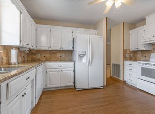 904 W Linden St, Rogers, AR 72756