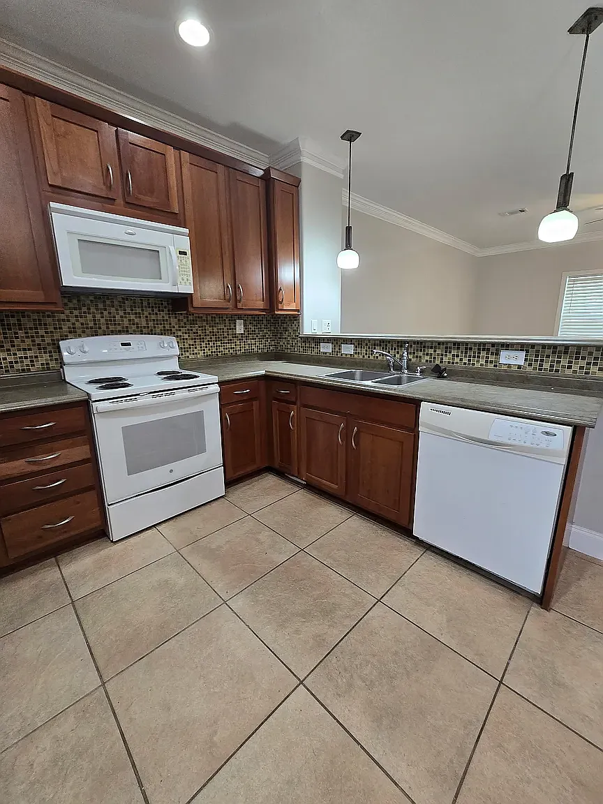 200 South 11th Street — Photo 3