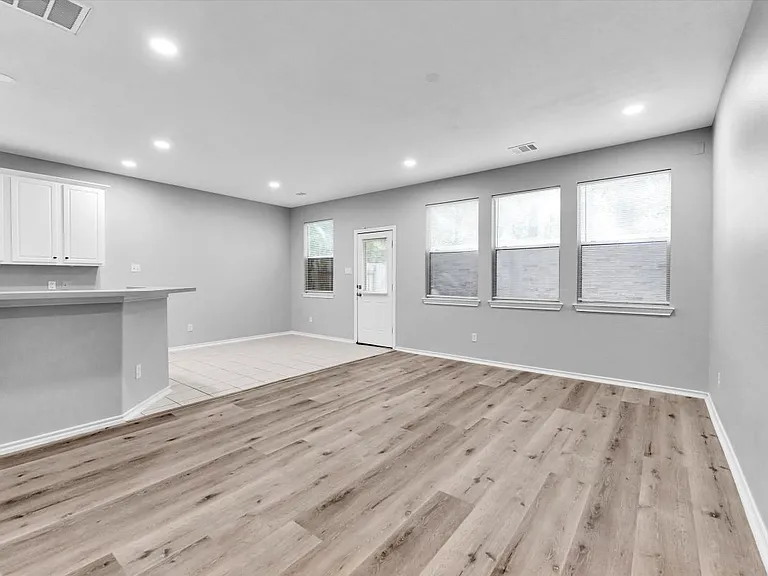 16007 Sandy Path Ln — Photo 10