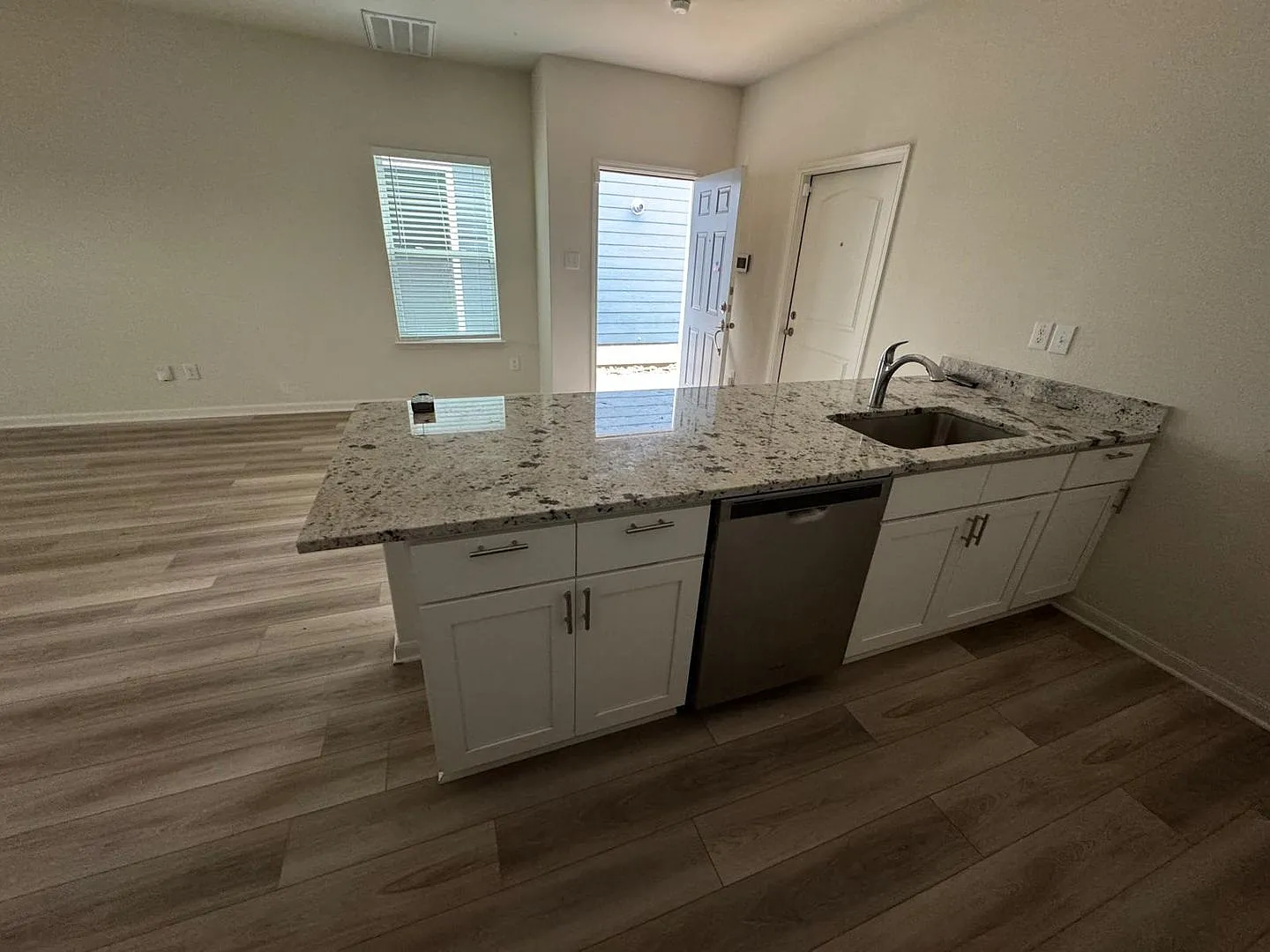 Stunning and Spacious 3-bed, 2.5-bath new home in Princeton, TX with fenced yard, elegant finishe... — Photo 3