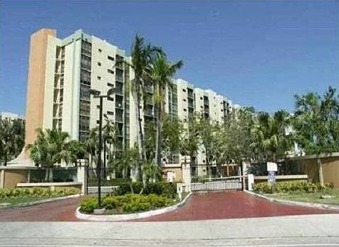 2nd image of 16919 N Bay Rd APT 121