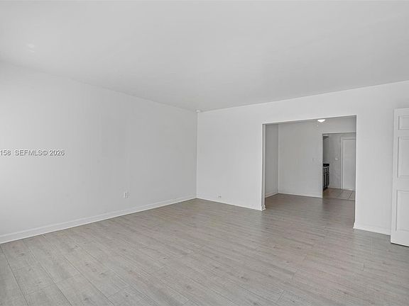 5th image of 8031 Hawthorne Ave