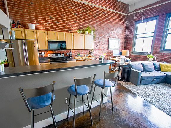 5th image of 200 Main St APT 601