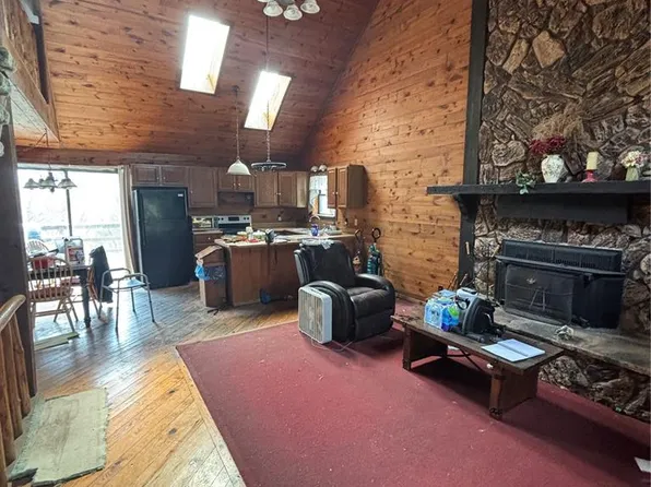 9740 Ridgecrest Dr, Hillsboro, MO 63050