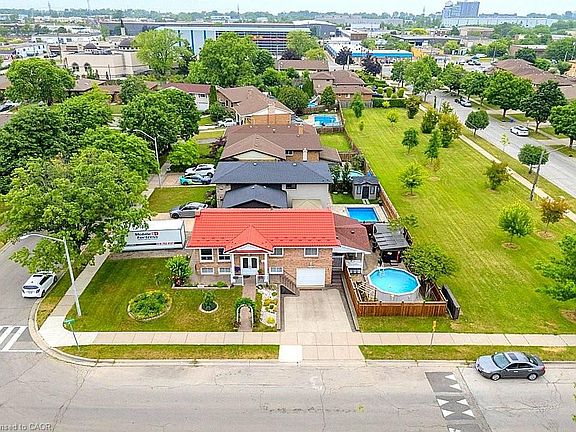 4th image of 284 Celtic Dr