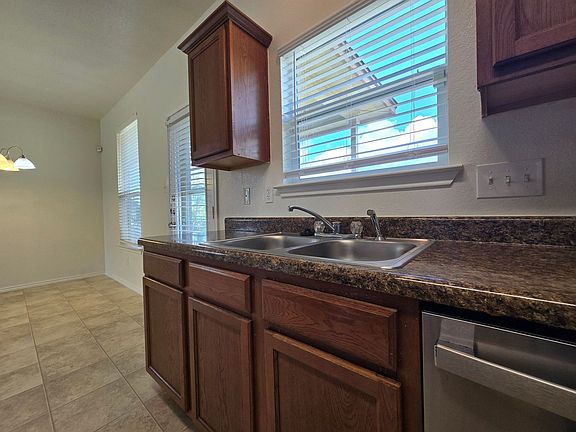 5th image of 2101 Vernice Dr