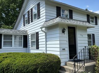 328 N 1st St, Geneva, IL 60134