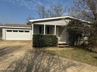 81 Crest Oak Dr, Starkville, MS 39759