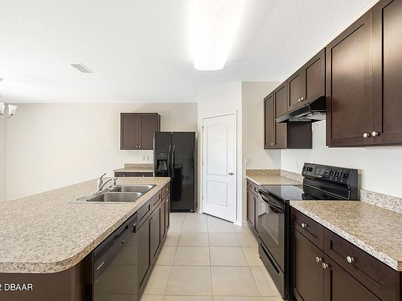 3rd image of 475 Pink Coral Ln