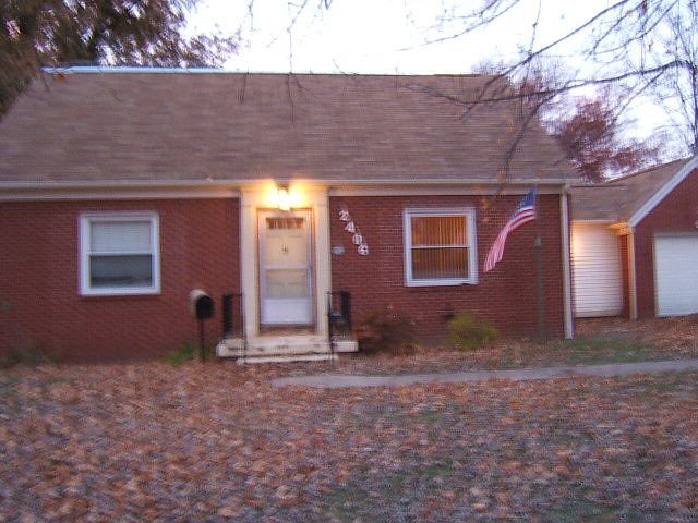 1st image of 2406 Lewis Ln