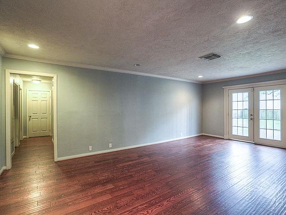 3rd image of 2226 Droxford Dr