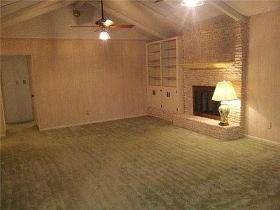 4th image of 8210 Grayledge Dr