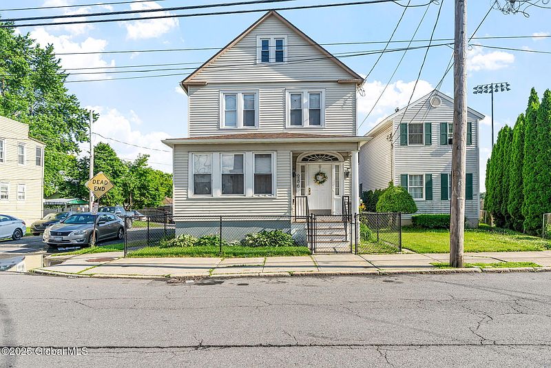 2nd image of 286 2nd Avenue