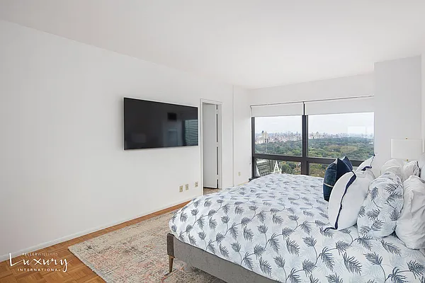 Rented by Keller Williams NYC | media 14