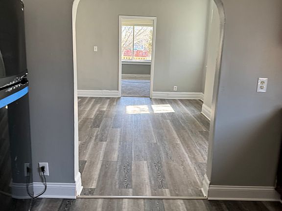 3rd image of 556 West Ave #1