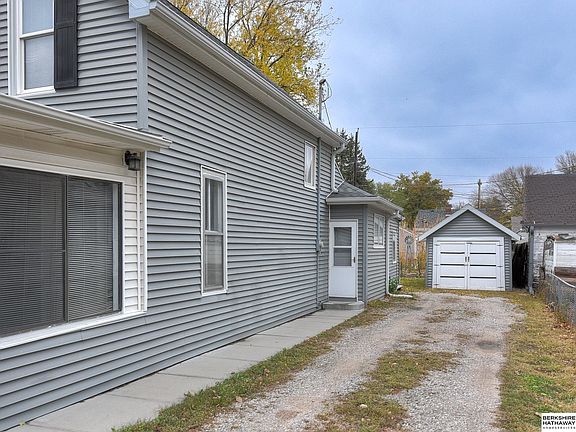 3rd image of 718 W Military Ave