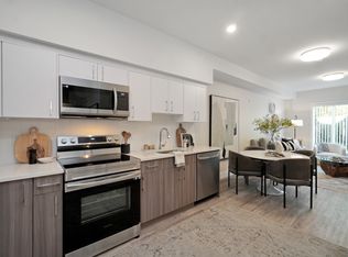 Oslo on Fifth Residences, Sidney, BC V8L 0E2