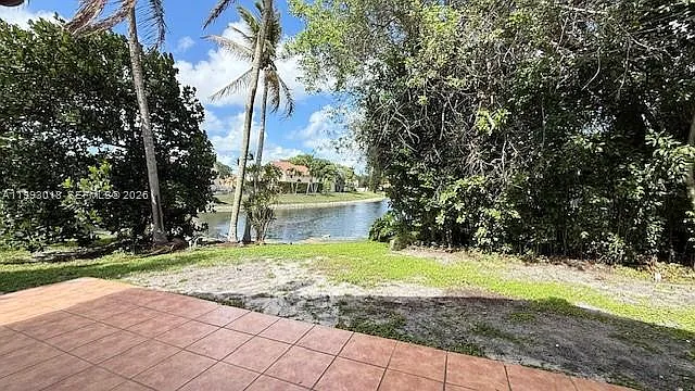 6310 NW 58th Way — Photo 2