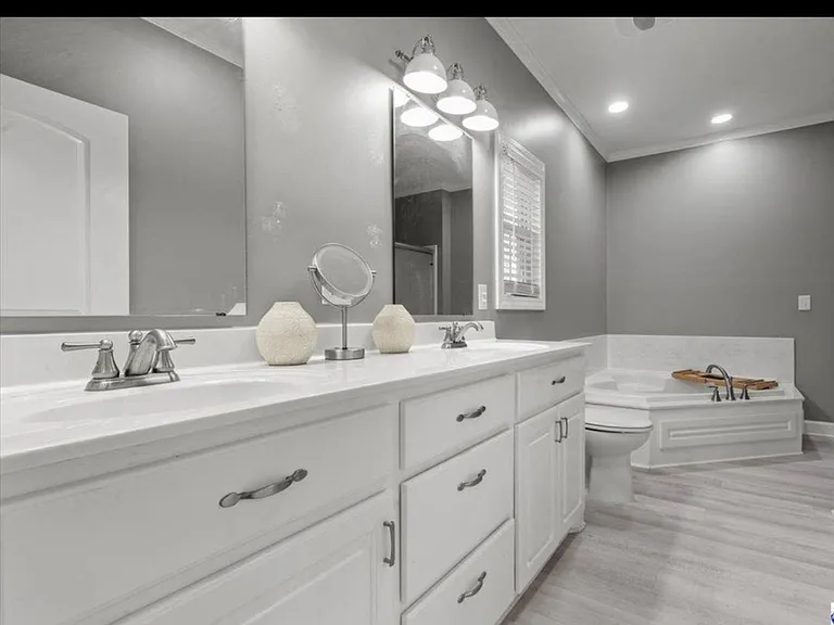 528 Azalea Dr — Photo 10