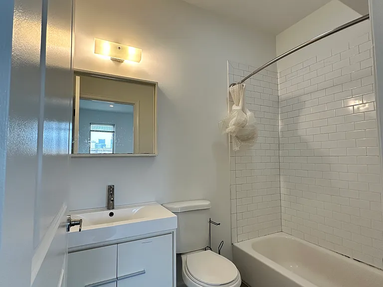 1128 S 19th St #B — Photo 18