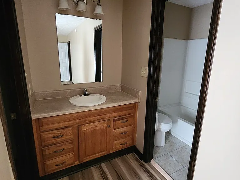 513 Roundtree Dr — Photo 18